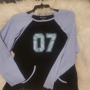 07 navy blue top